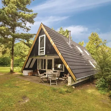 4 Bedroom Cozy Home In Grenaa 3*