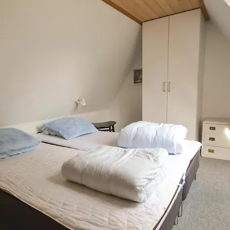 4 Bedroom Cozy In Grenå