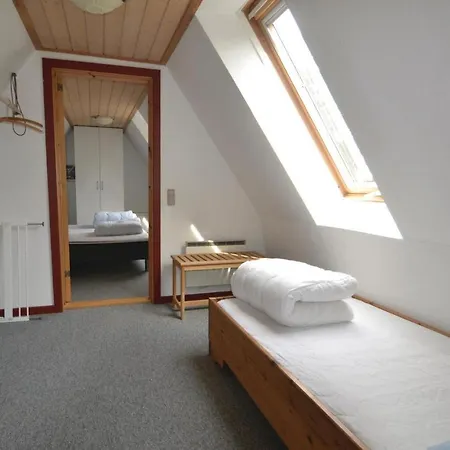 4 Bedroom Cozy Home In Grenaa 3* Grenå