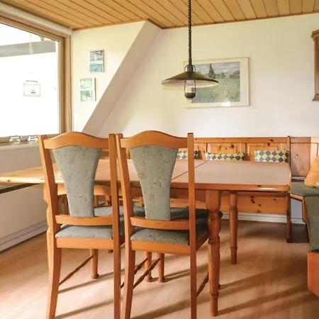 4 Bedroom Cozy Home In Grenaa Hotell 3*